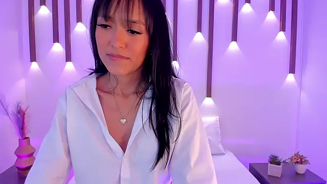 Snapshot of sara_gwen chatting on January 2025 02:17:01 AM sara gwen online show from January 2025 02:17:01 AM