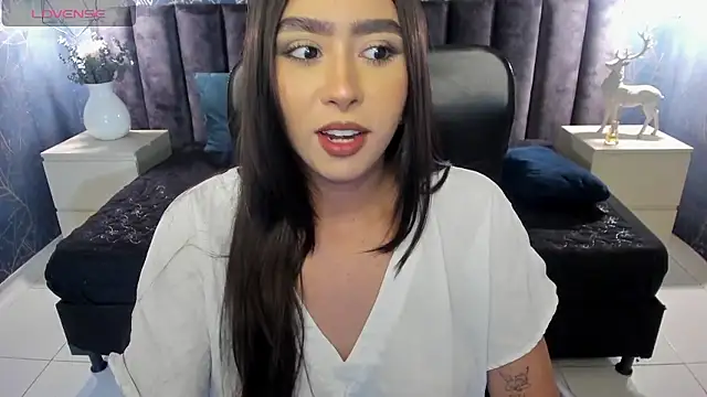 Snapshot of Danielacossio chatting on January 2026 01:21:02 AM Danielacossio online show from January 2026 01:21:02 AM