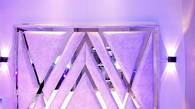 Annie9  online show from April 2026 03:17:01 AM