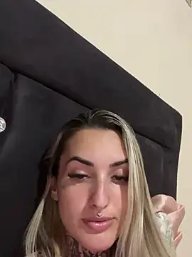 hotskinny1 online show from February 2025 04:41:02 PM