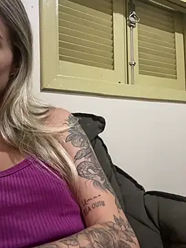 hotskinny1 online show from March 2025 03:54:02 AM