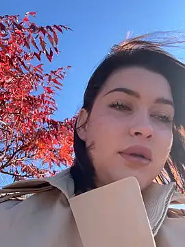 Snapshot of KikiWatson chatting on November 2025 07:10:02 AM KikiWatson online show from November 2025 07:10:02 AM