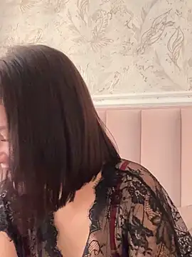 Snapshot of KikiWatson chatting on December 2025 07:58:01 AM KikiWatson online show from December 2025 07:58:01 AM