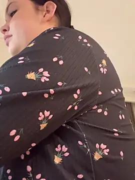 Snapshot of KikiWatson chatting on December 2025 10:00:02 AM KikiWatson online show from December 2025 10:00:02 AM