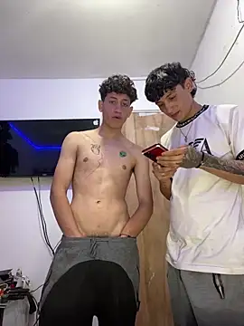 Snapshot of LatinBoysxxx chatting on January 2025 04:19:02 PM LatinBoysxxx online show from January 2025 04:19:02 PM