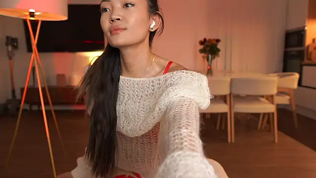 Peopleneedlove144 online show from October 2025 02:18:01 PM