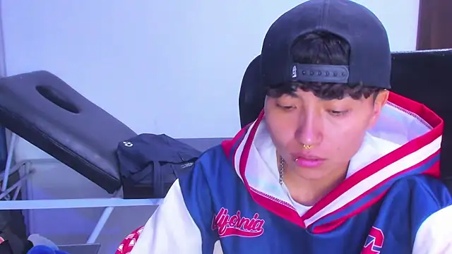 Snapshot of Im_Mathias chatting on February 2026 07:13:01 AM Im Mathias online show from February 2026 07:13:01 AM