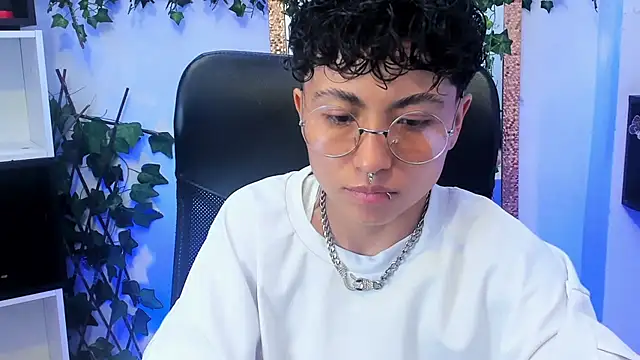 Snapshot of Im_Mathias chatting on February 2026 02:07:02 AM Im Mathias online show from February 2026 02:07:02 AM