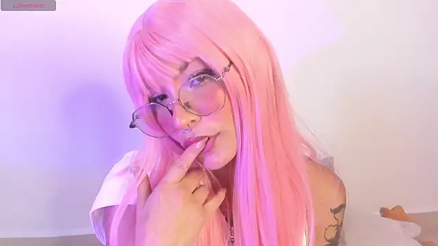 Luna-Chann online show from May 2026 08:10:02 PM