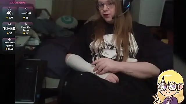 Snapshot of AshThaSissy chatting on December 2024 03:35:01 AM AshThaSissy online show from December 2024 03:35:01 AM