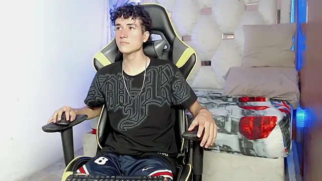 johnny cagee online show from September 2025 04:05:02 AM