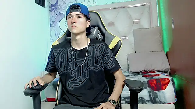 johnny cagee online show from October 2025 04:45:02 AM