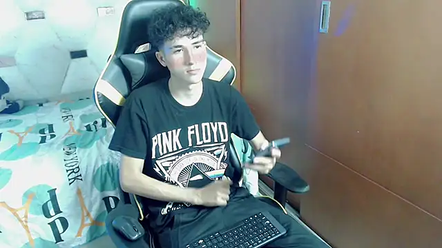 johnny cagee online show from November 2025 03:34:01 AM