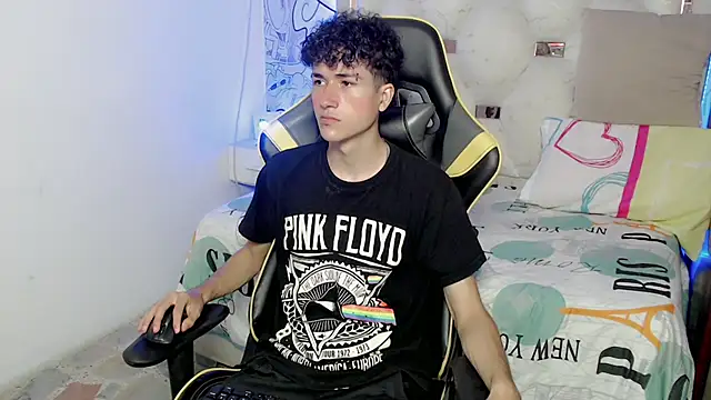 johnny cagee online show from November 2025 04:34:02 AM