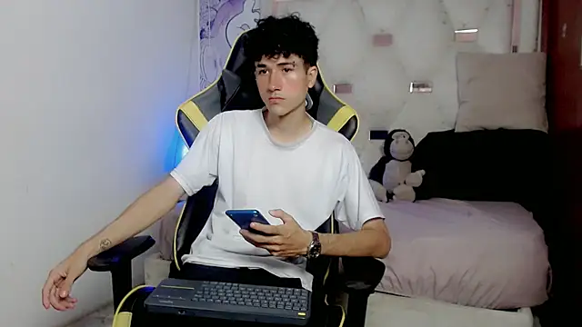 Snapshot of johnny_cagee chatting on January 2026 03:55:02 AM johnny cagee online show from January 2026 03:55:02 AM