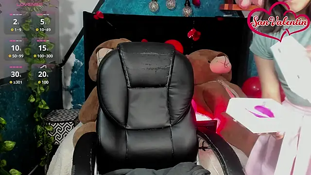 Snapshot of _Sophie__miller chatting on February 2025 07:05:02 PM Sophie miller online show from February 2025 07:05:02 PM