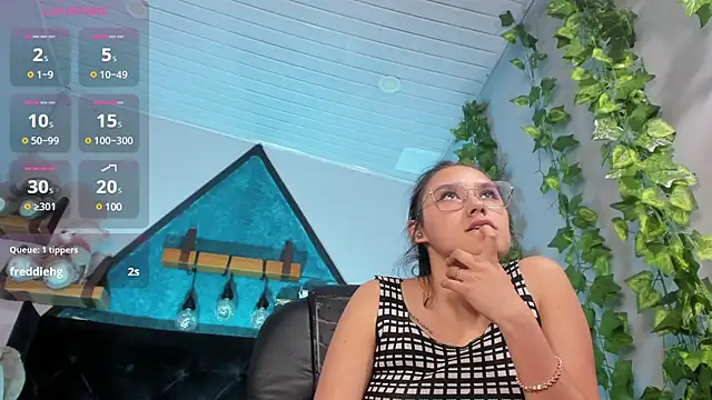 Snapshot of _Sophie__miller chatting on March 2025 10:31:02 PM Sophie miller online show from March 2025 10:31:02 PM