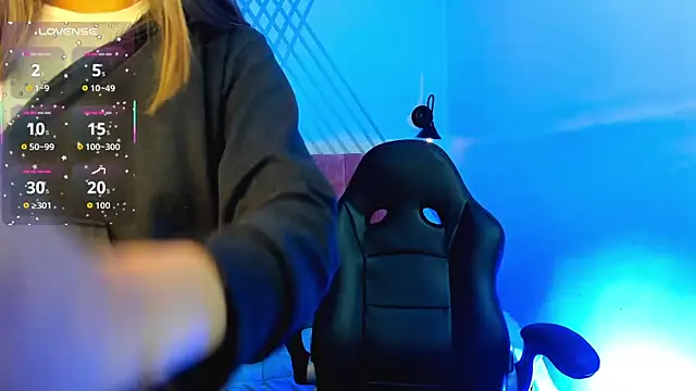 Snapshot of _Sophie__miller chatting on November 2025 07:12:02 PM Sophie miller online show from November 2025 07:12:02 PM