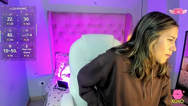 Snapshot of _Sophie__miller chatting on November 2025 08:08:01 PM Sophie miller online show from November 2025 08:08:01 PM