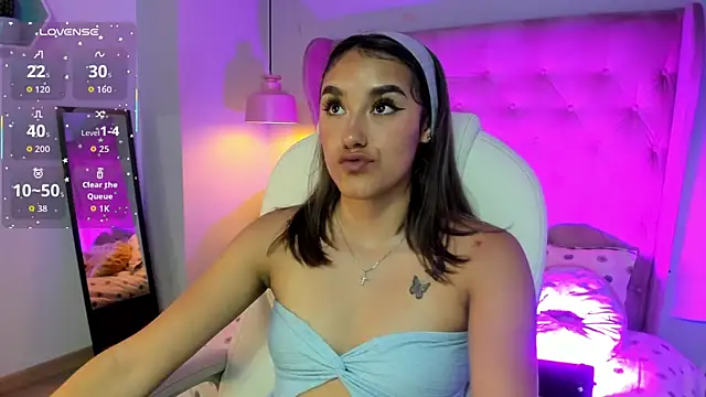 Snapshot of _Sophie__miller chatting on December 2025 07:41:02 PM Sophie miller online show from December 2025 07:41:02 PM