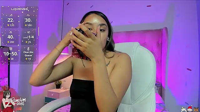 Snapshot of _Sophie__miller chatting on December 2025 12:01:01 PM Sophie miller online show from December 2025 12:01:01 PM