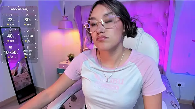 Snapshot of _Sophie__miller chatting on January 2026 08:22:02 PM Sophie miller online show from January 2026 08:22:02 PM