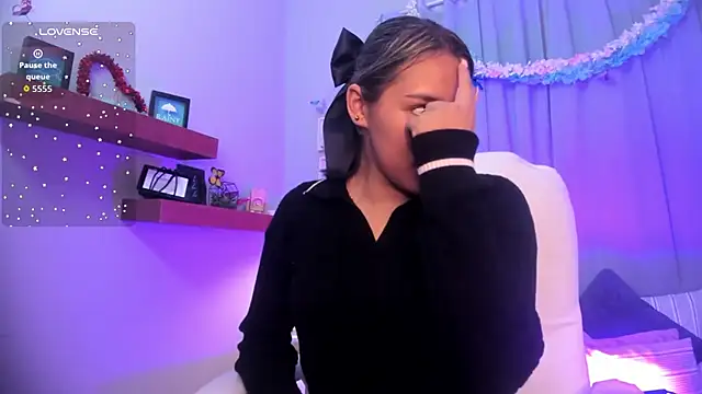  Sophie  miller online show from March 2026 03:57:02 PM