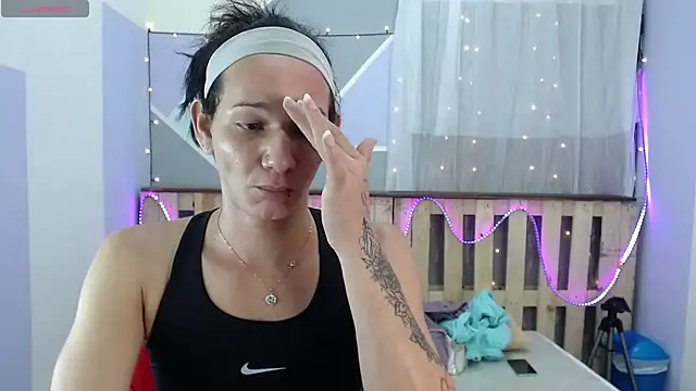 Snapshot of Michellcockxxx chatting on February 2025 02:44:02 AM Michellcockxxx online show from February 2025 02:44:02 AM