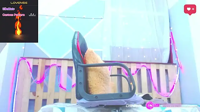 Snapshot of Michellcockxxx chatting on February 2025 02:51:01 AM Michellcockxxx online show from February 2025 02:51:01 AM