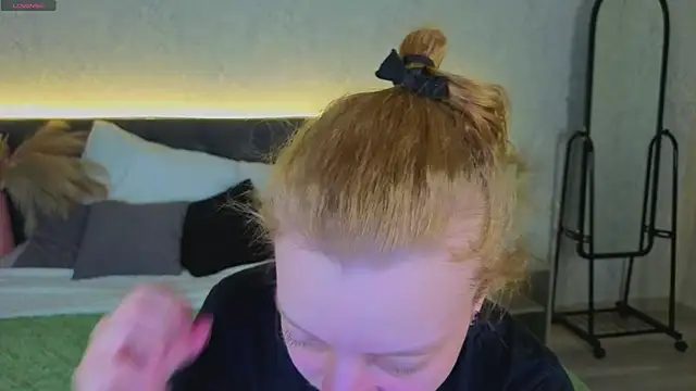 Michelle Blond online show from April 2026 09:39:01 AM