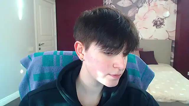 EmiliaYours online show from January 2025 01:17:01 PM