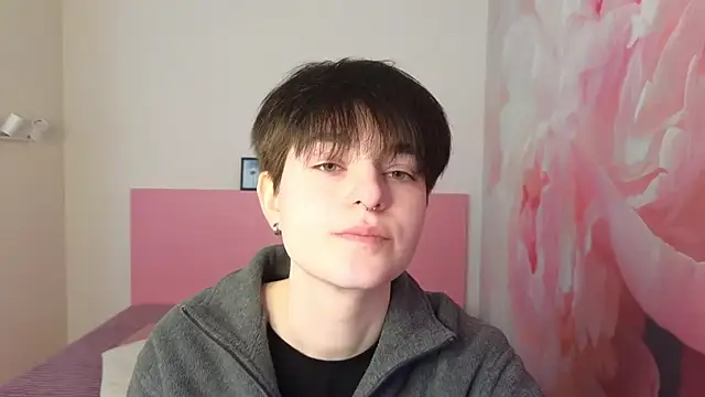 EmiliaYours online show from February 2025 12:50:01 PM