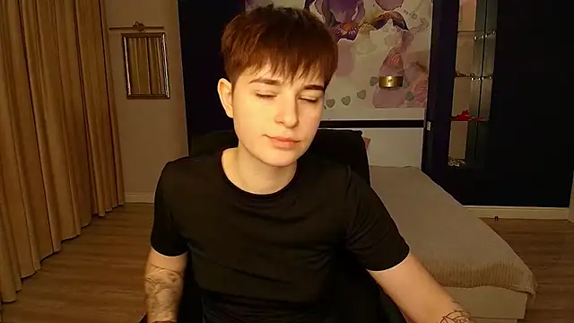 EmiliaYours online show from December 2025 03:29:01 PM