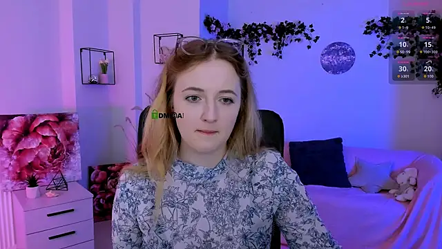 luna berryy online show from July 2026 06:54:01 PM