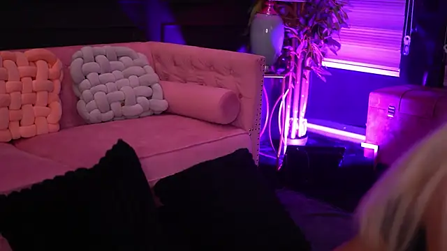 Candy Ivy online show from February 2026 06:19:01 PM