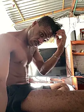 Snapshot of ElNegroRony chatting on December 2024 08:39:02 PM ElNegroRony online show from December 2024 08:39:02 PM