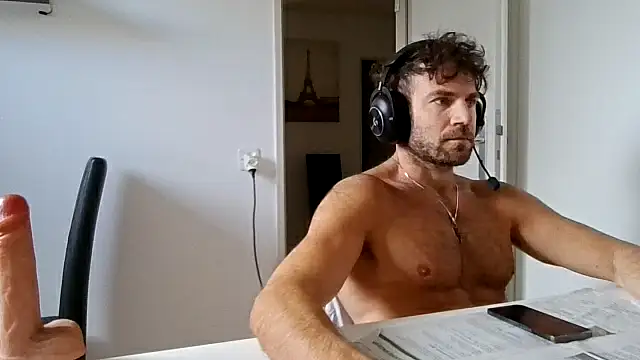 Snapshot of alpha-hunk chatting on May 2026 10:36:01 AM alpha-hunk online show from May 2026 10:36:01 AM