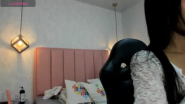 MAYROBERTSS online show from January 2025 12:20:02 PM