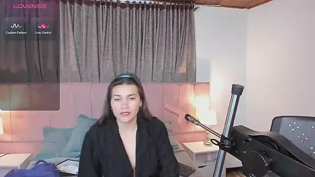 Snapshot of aurora_divine chatting on March 2025 07:14:02 PM aurora divine online show from March 2025 07:14:02 PM
