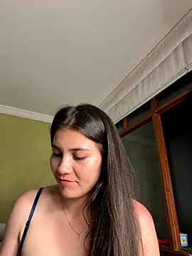 Snapshot of aurora_divine chatting on September 2025 11:40:01 PM aurora divine online show from September 2025 11:40:01 PM