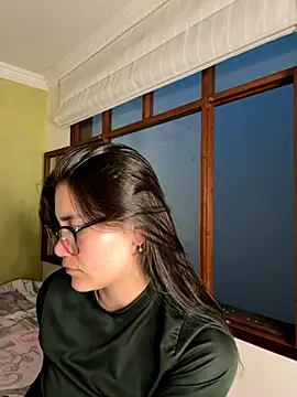 Snapshot of aurora_divine chatting on October 2025 10:51:02 PM aurora divine online show from October 2025 10:51:02 PM