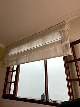 Snapshot of aurora_divine chatting on November 2025 01:24:01 PM aurora divine online show from November 2025 01:24:01 PM