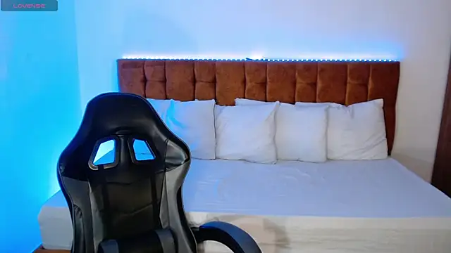 alexiaaross online show from October 2025 06:14:02 AM