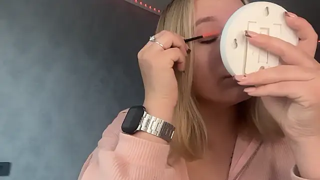 Thalia  Star online show from October 2025 08:38:01 AM