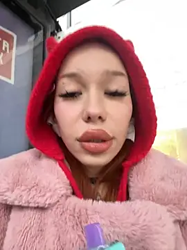Snapshot of babydolll chatting on December 2024 09:51:01 AM babydolll online show from December 2024 09:51:01 AM