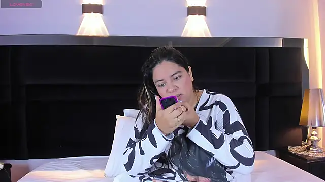 KendralHolson online show from April 2026 04:16:01 AM