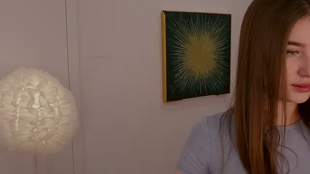 Lilly Colins online show from February 2025 03:08:02 PM