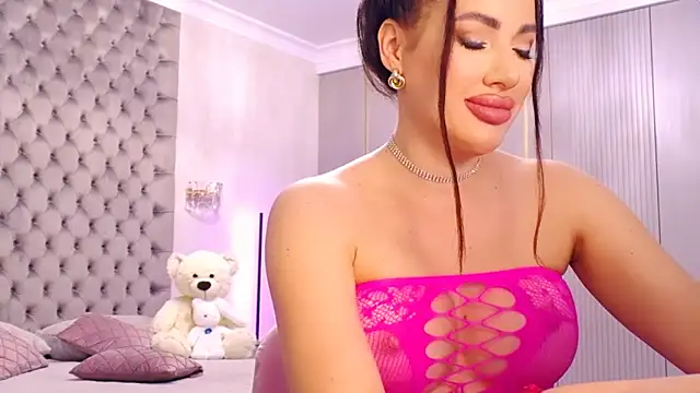 TianaPosh online show from October 2025 08:25:01 PM