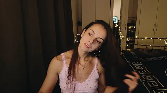 Snapshot of karlaolivia chatting on December 2024 05:04:02 PM karlaolivia online show from December 2024 05:04:02 PM