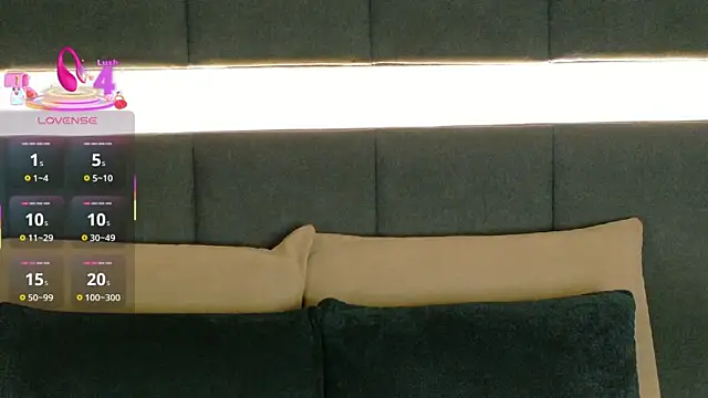 nicolle pierce online show from November 2025 02:40:02 PM